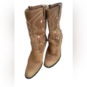 St John’s Bay Embroidered Boot